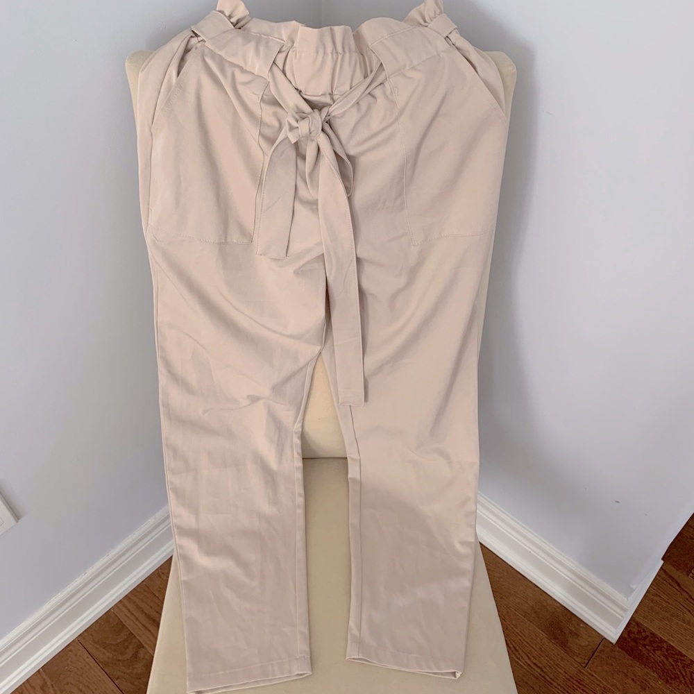Streetwear Society high-waist crop front-tie pants
